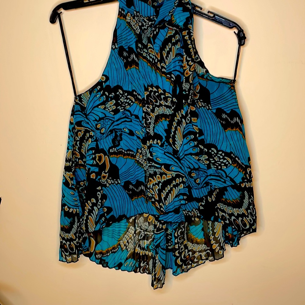 High low bebe blouse